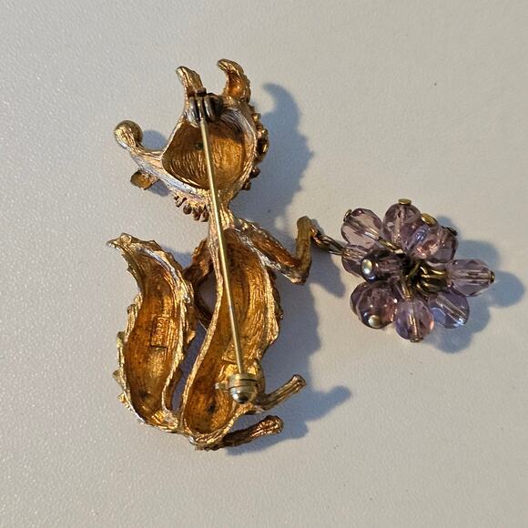 Vintage Hobco Gold Fox Brooch holding Beaded Grapes with Rhinestone Details - Picture 2 of 7